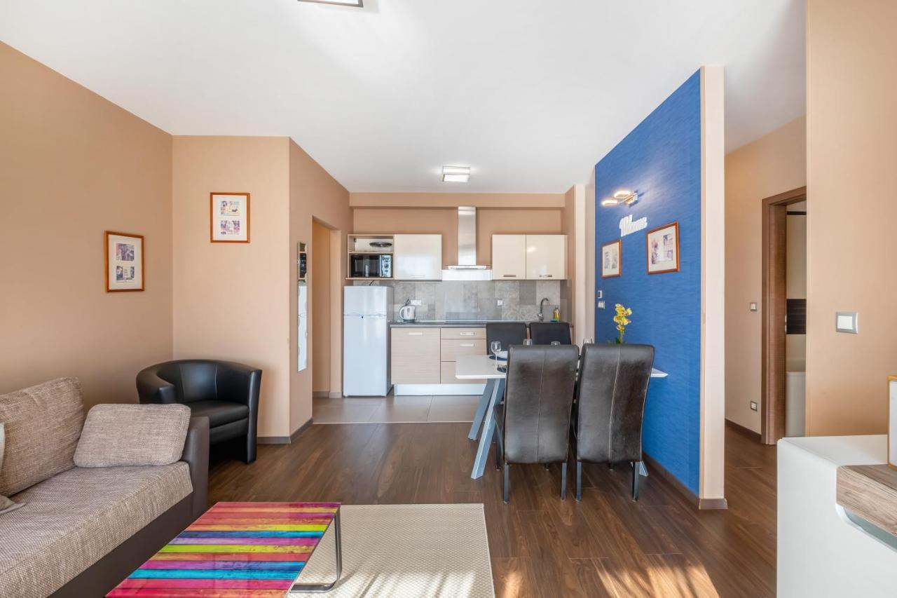 Mf Port Azur Wellness Apartments Siófok Eksteriør bilde
