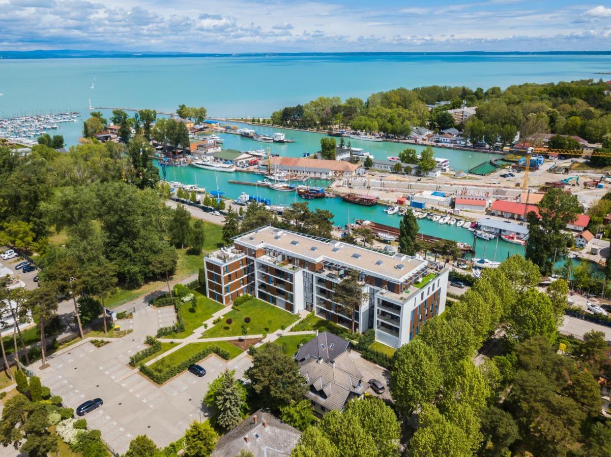 Mf Port Azur Wellness Apartments Siófok Eksteriør bilde