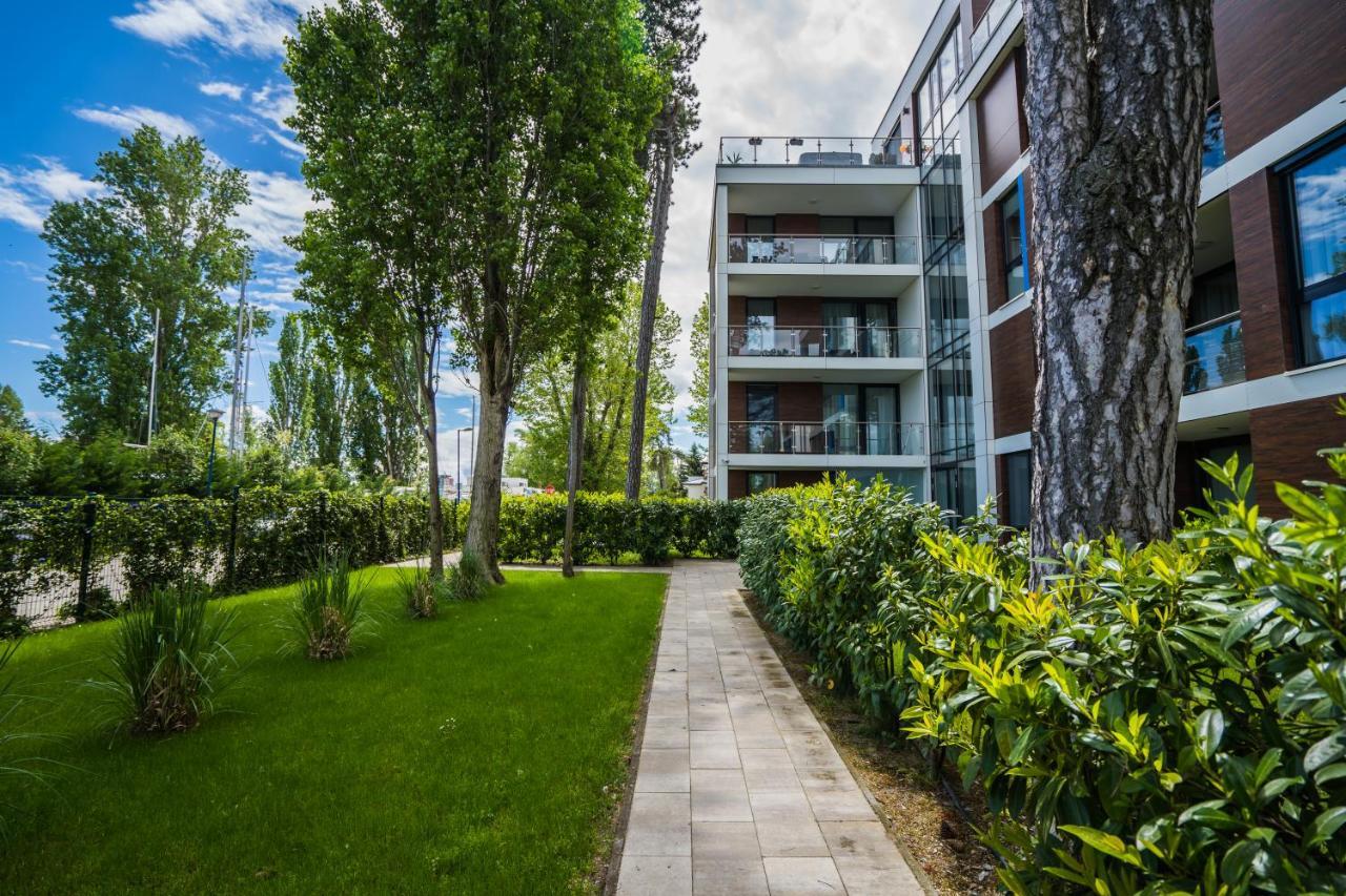 Mf Port Azur Wellness Apartments Siófok Eksteriør bilde