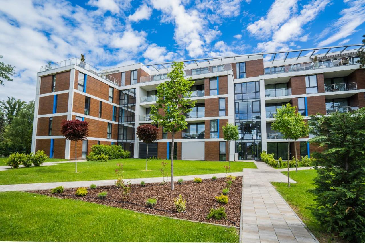 Mf Port Azur Wellness Apartments Siófok Eksteriør bilde