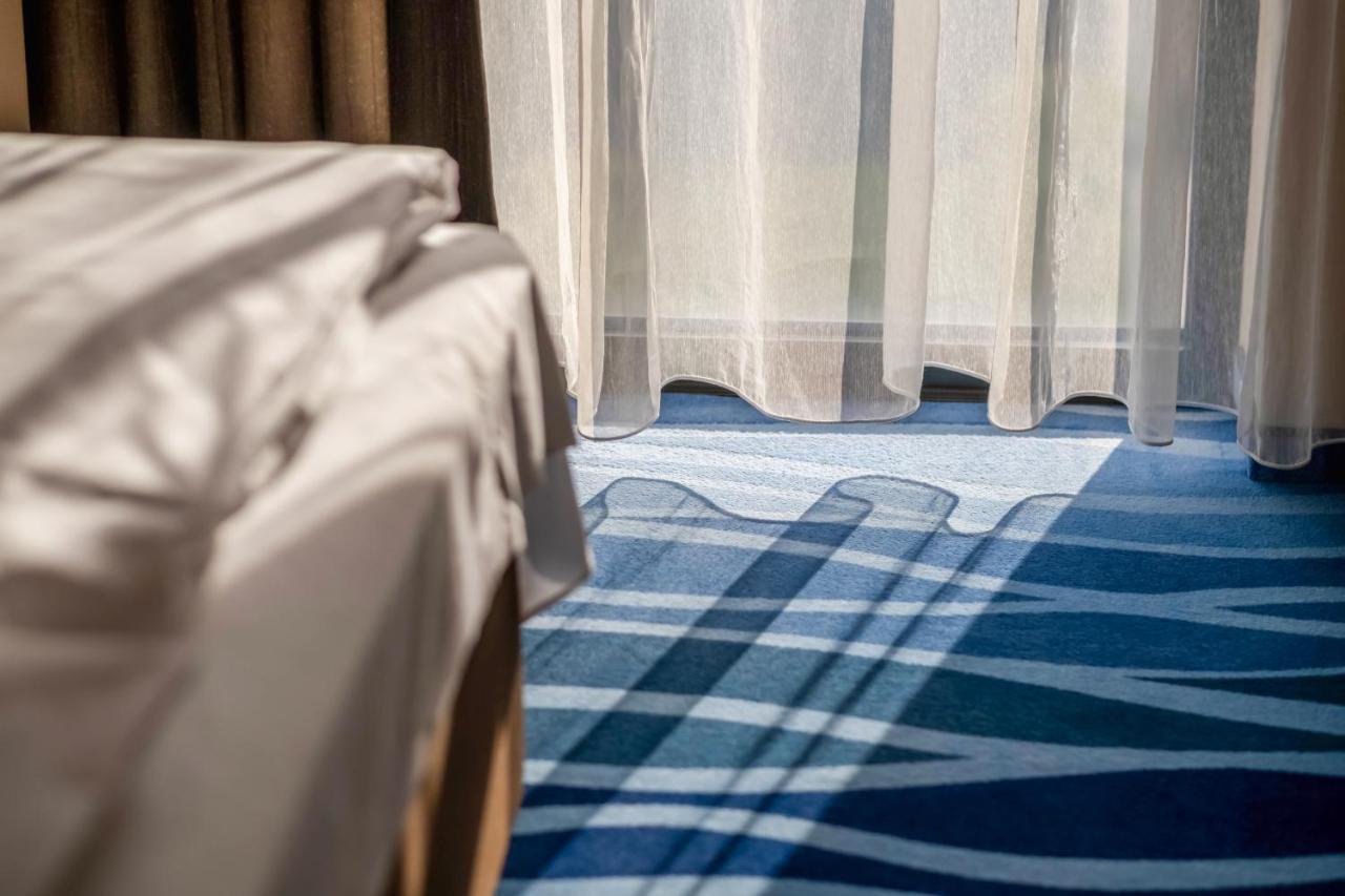 Mf Port Azur Wellness Apartments Siófok Eksteriør bilde
