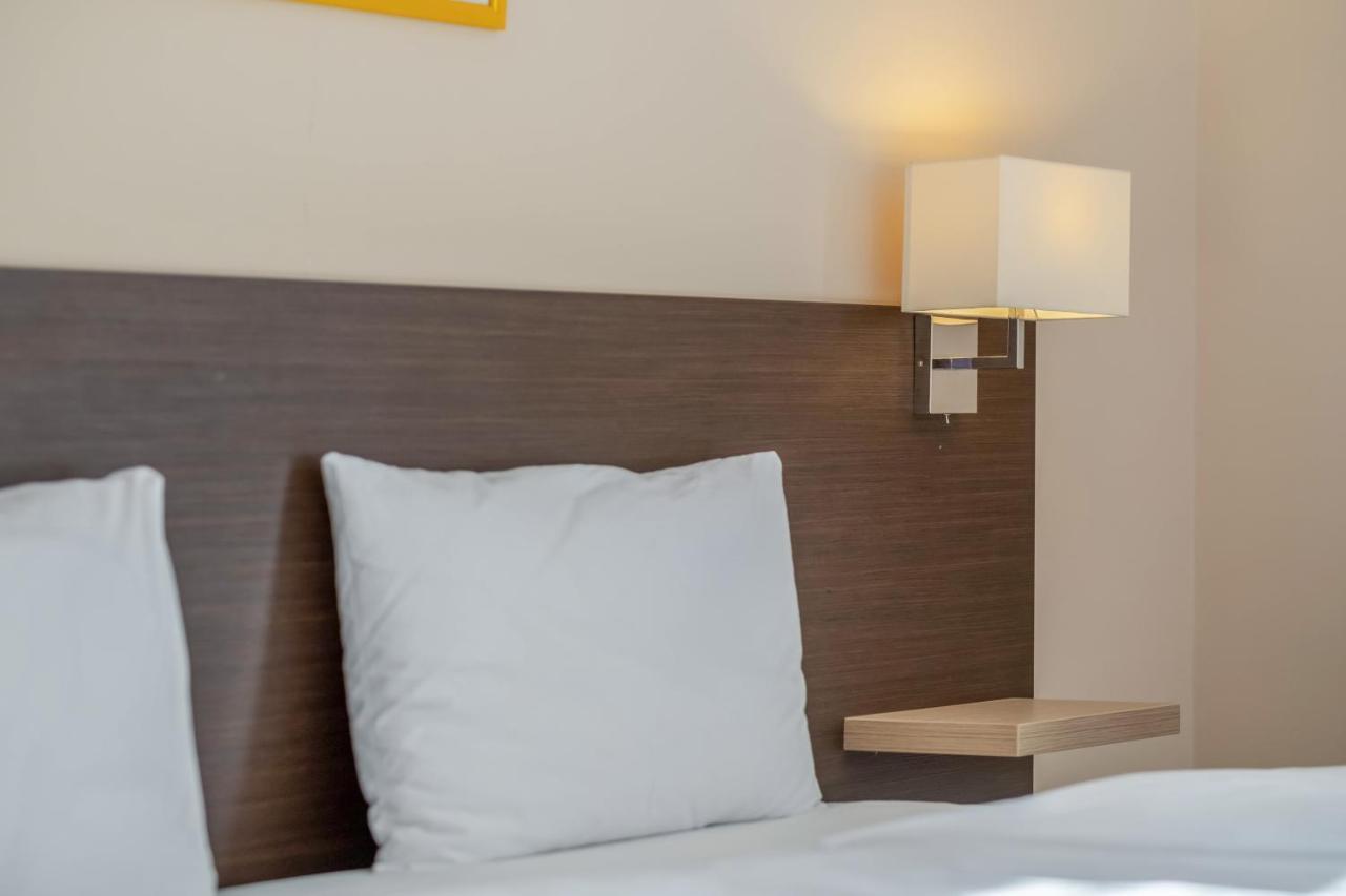 Mf Port Azur Wellness Apartments Siófok Eksteriør bilde