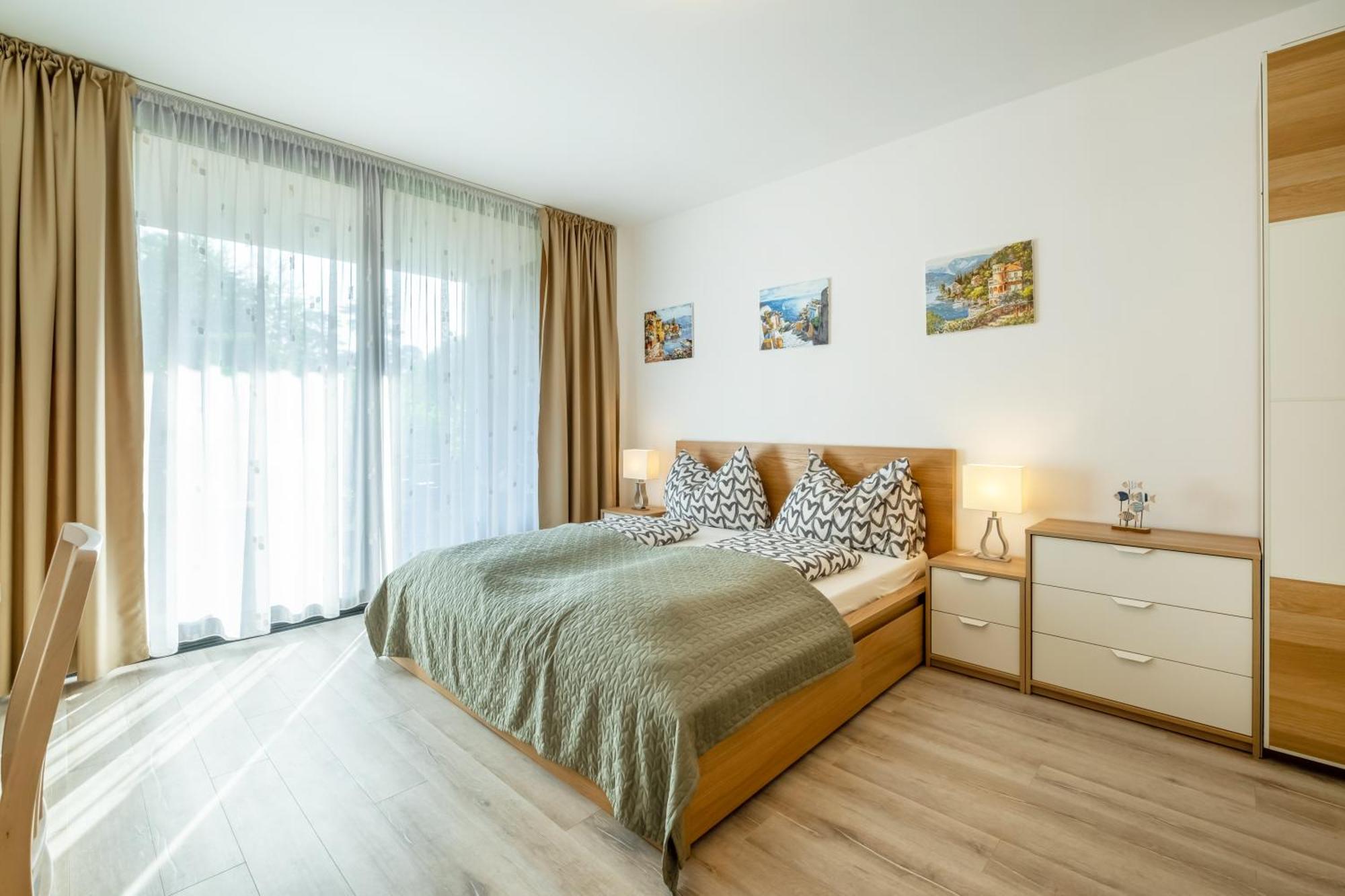 Mf Port Azur Wellness Apartments Siófok Eksteriør bilde