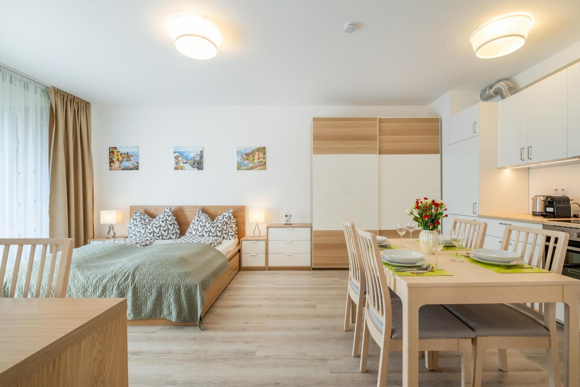 Mf Port Azur Wellness Apartments Siófok Eksteriør bilde